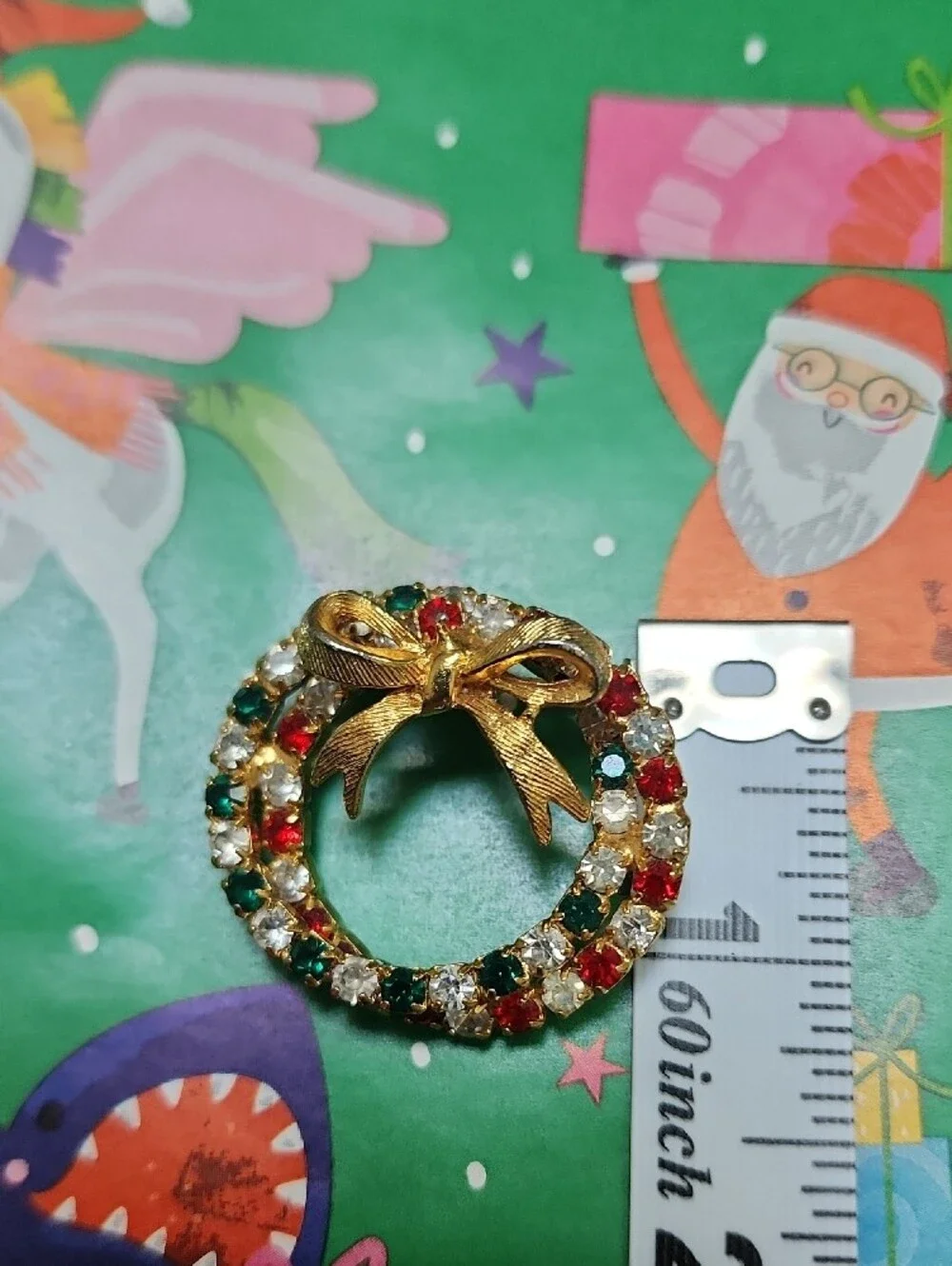 Christmas In July!! Festive Gold Wreath Brooch with Red, Green & White Stones